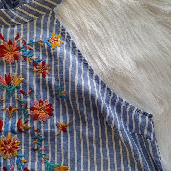 Savanna Jane Womens Top Size Small Blue White Striped Floral Embroidered Blouse - Picture 4 of 7